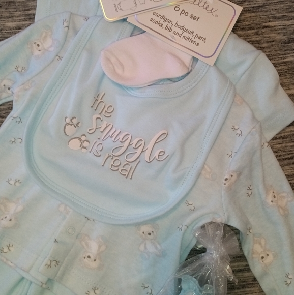 🆕Quiltex | "The Snuggle is Real" 6 Pc. Baby Boys Blue Layette Set Size 6-9 mos. - Picture 2 of 15
